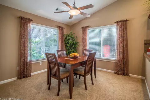 820 Paramount Way, Redding, CA 96003 photo 7