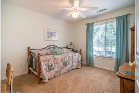 820 Paramount Way, Redding, CA 96003 photo 13