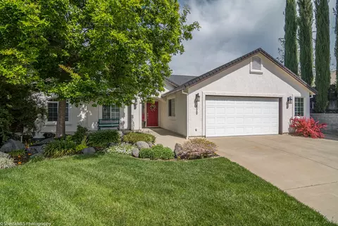 820 Paramount Way, Redding, CA 96003 photo 1