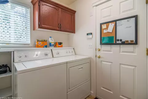 820 Paramount Way, Redding, CA 96003 photo 12