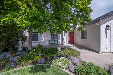 820 Paramount Way, Redding, CA 96003 photo 2