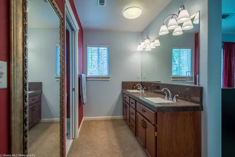 820 Paramount Way, Redding, CA 96003 photo 19