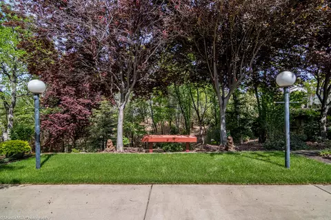 820 Paramount Way, Redding, CA 96003 photo 25
