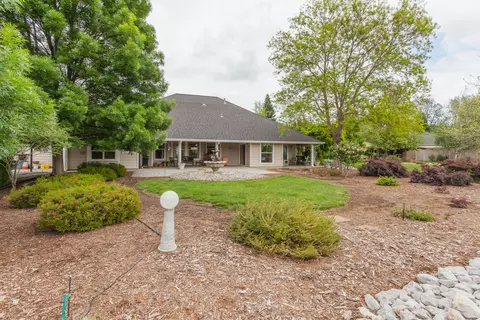 13026 Spring Lake St, Redding, CA 96003 photo 2