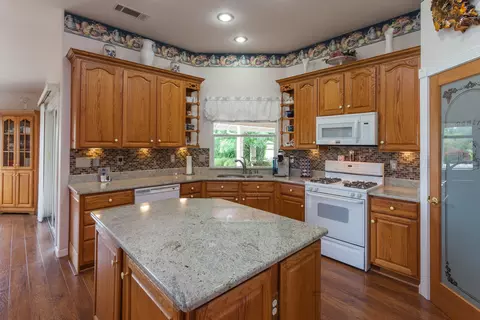 13026 Spring Lake St, Redding, CA 96003 photo 4