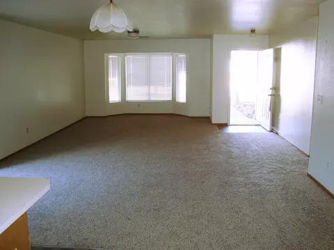 1649 Galaxy Way, Redding, CA 96002 photo 3