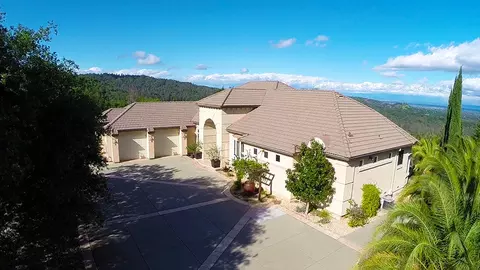 15033 Middletown Park Dr, Redding, CA 96001 photo 1