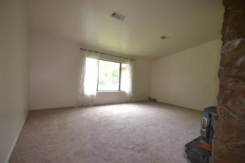 214 Newport, Redding, CA 96001 photo 7
