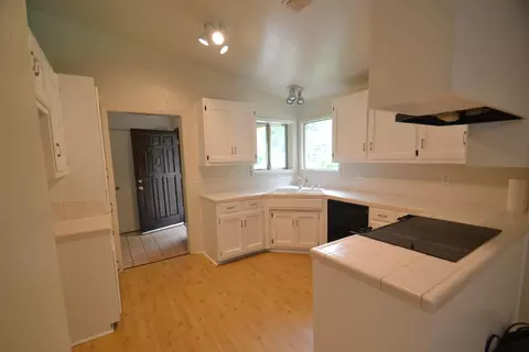 214 Newport, Redding, CA 96001 photo 20