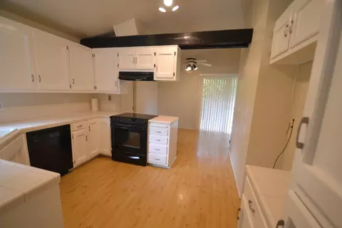 214 Newport, Redding, CA 96001 photo 2