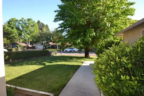 214 Newport, Redding, CA 96001 photo 5