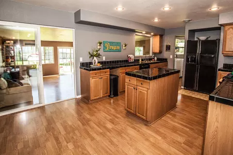 20275 Billy Jean Ln, Redding, CA 96002 photo 12