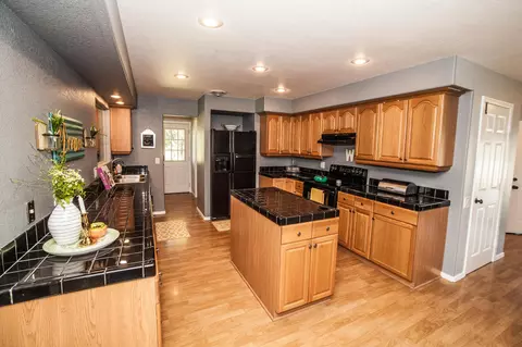 20275 Billy Jean Ln, Redding, CA 96002 photo 13