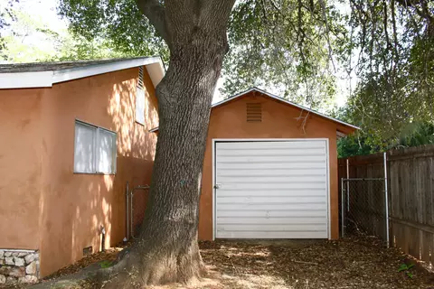 411 Beagle Ln, Redding, CA 96002 photo 2