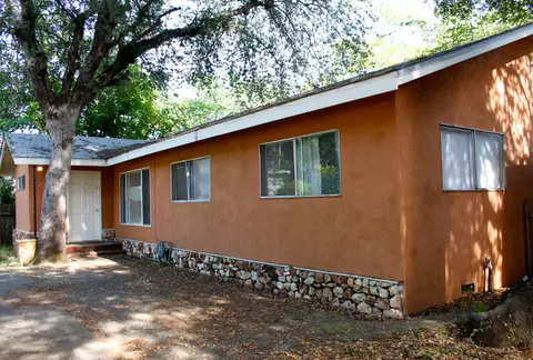 411 Beagle Ln, Redding, CA 96002 photo 1