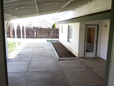 704 Fountain Cir, Redding, CA 96003 photo 17