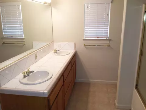 704 Fountain Cir, Redding, CA 96003 photo 10