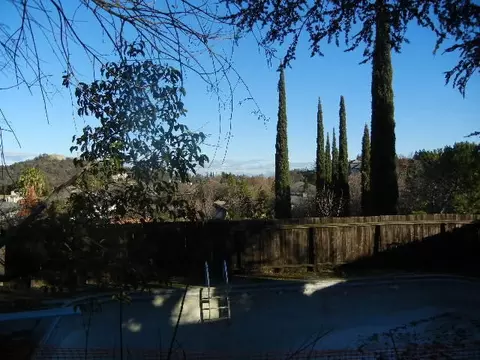 1575 Ridge Dr, Redding, CA 96001 photo 2