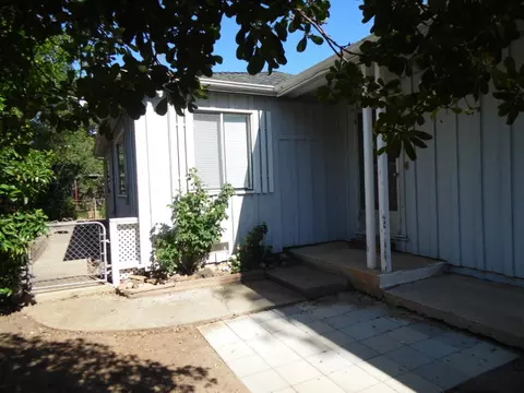 1846 8th St, Redding, CA 96001 photo 2