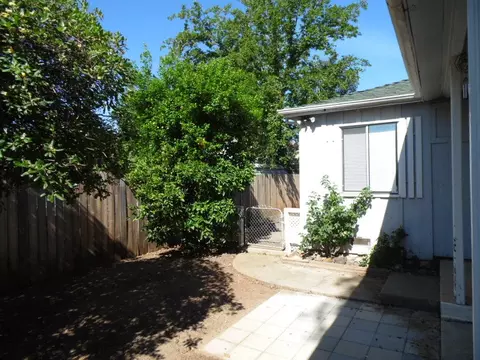1846 8th St, Redding, CA 96001 photo 17