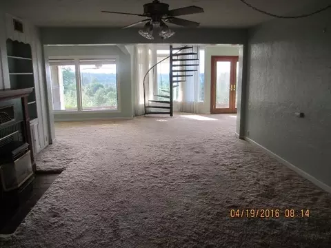 363 Pearl St, Redding, CA 96003 photo 3