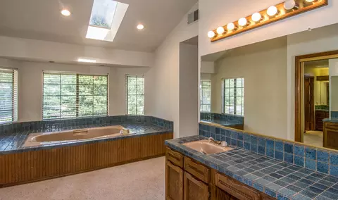 4414 Saratoga Dr, Redding, CA 96002 photo 23
