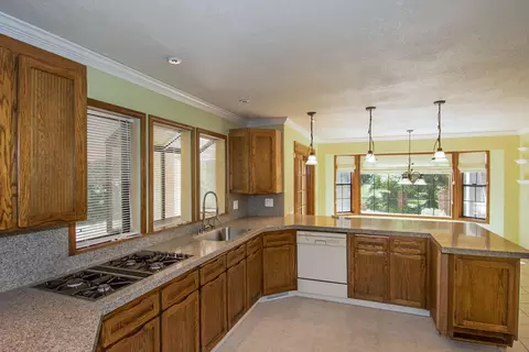 4414 Saratoga Dr, Redding, CA 96002 photo 11