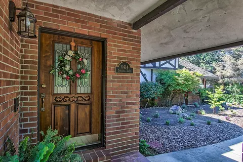 4414 Saratoga Dr, Redding, CA 96002 photo 4