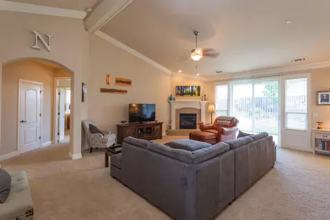 3221 Laver St, Redding, CA 96002 photo 5