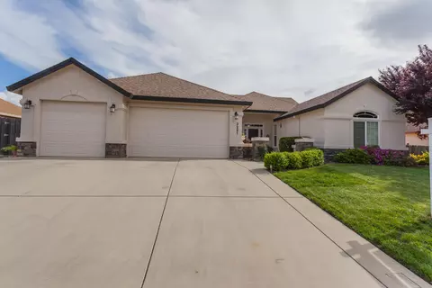 3221 Laver St, Redding, CA 96002 photo 1