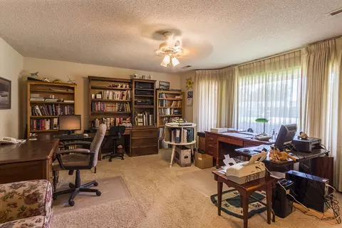 368 Rivella Vista Dr, Redding, CA 96001 photo 4
