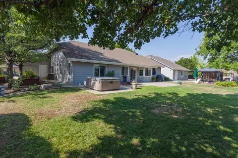 1876 Kingswood Way, Redding, CA 96003 photo 41