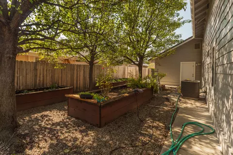 1876 Kingswood Way, Redding, CA 96003 photo 37