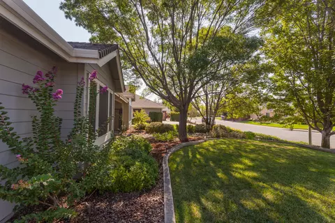 1876 Kingswood Way, Redding, CA 96003 photo 7