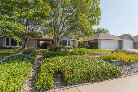 1876 Kingswood Way, Redding, CA 96003 photo 10