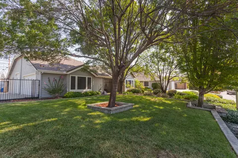 1876 Kingswood Way, Redding, CA 96003 photo 6