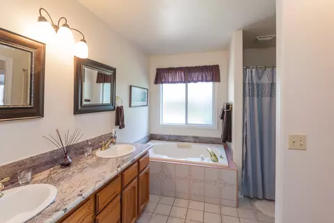 1876 Kingswood Way, Redding, CA 96003 photo 31