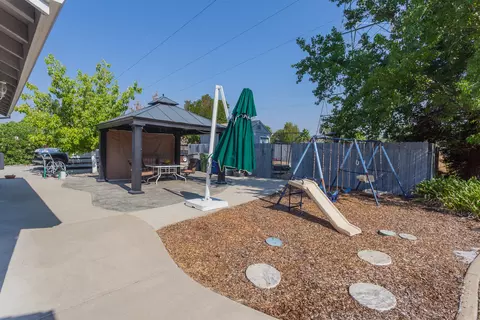 1876 Kingswood Way, Redding, CA 96003 photo 46