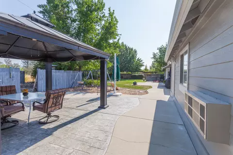 1876 Kingswood Way, Redding, CA 96003 photo 49