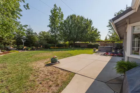 1876 Kingswood Way, Redding, CA 96003 photo 44