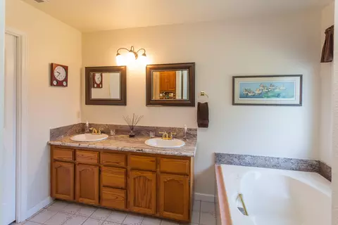 1876 Kingswood Way, Redding, CA 96003 photo 30