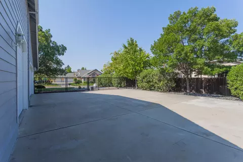 1876 Kingswood Way, Redding, CA 96003 photo 50