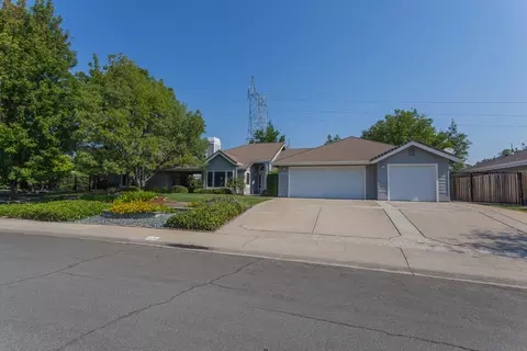 1876 Kingswood Way, Redding, CA 96003 photo 1