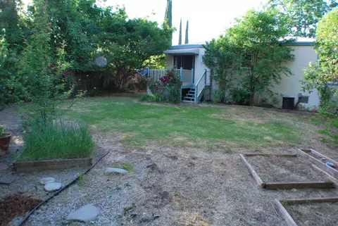 2437 Gold St, Redding, CA 96001 photo 17