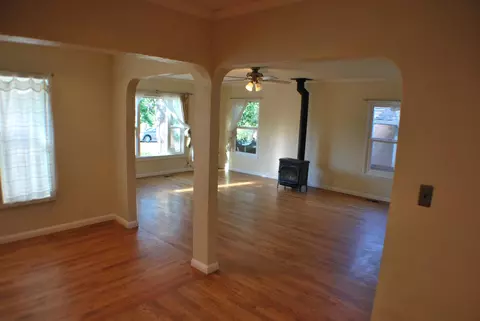 2437 Gold St, Redding, CA 96001 photo 3