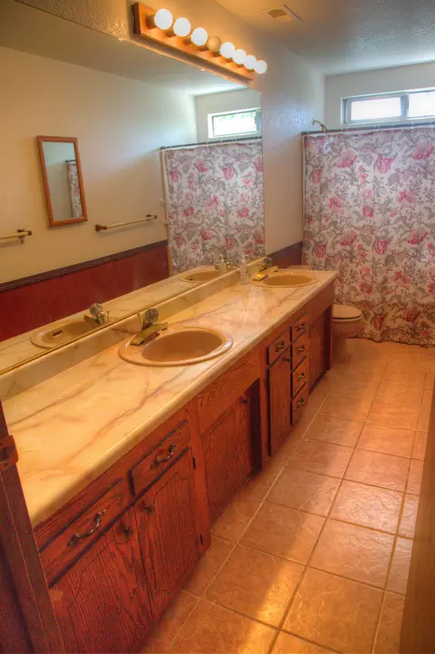 483 Woodhill Dr, Redding, CA 96003 photo 10