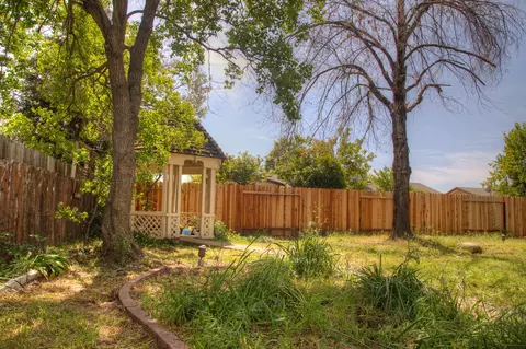 483 Woodhill Dr, Redding, CA 96003 photo 19