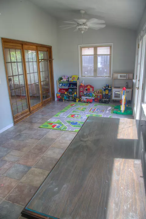 483 Woodhill Dr, Redding, CA 96003 photo 9