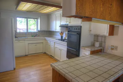 483 Woodhill Dr, Redding, CA 96003 photo 5