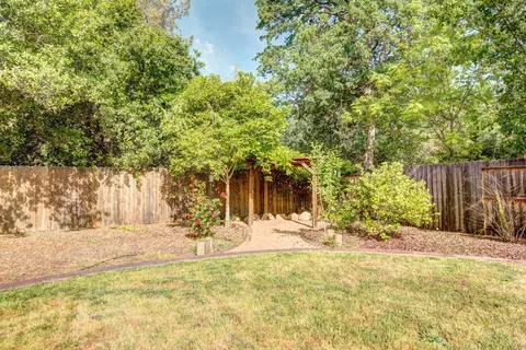 4674 Nantucket Dr, Redding, CA 96001 photo 17